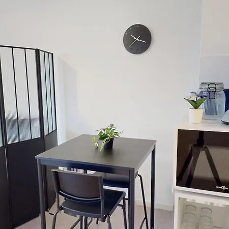 Paisible - Rue Jean-jacques Rousseau Apartament *